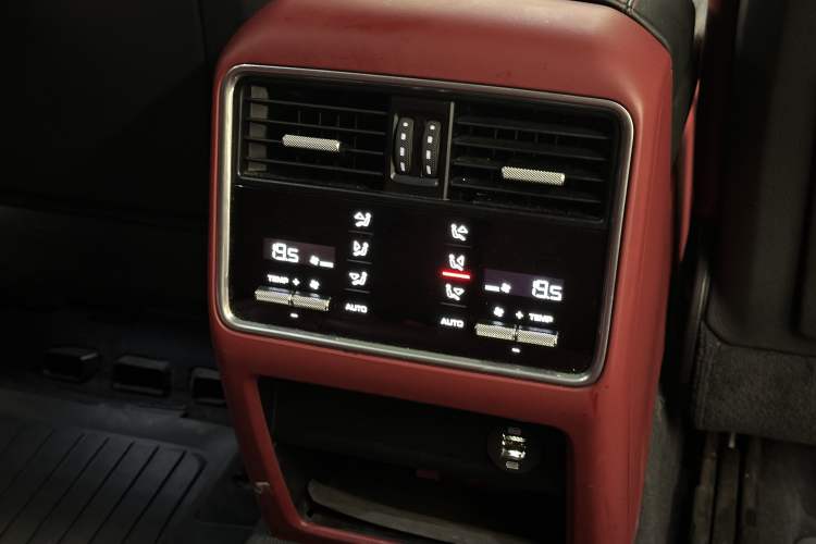 Used Porsche Cayenne 2018 Cayenne 3.0T Interior 11