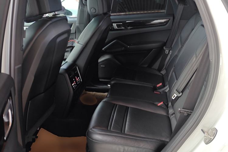 Used Porsche Cayenne 2018 Cayenne 3.0T Interior 4