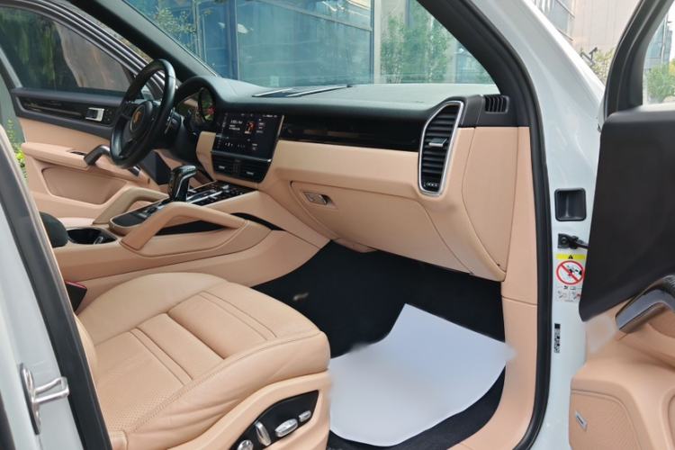 Used Porsche Cayenne 2018 Cayenne 3.0T Interior 5