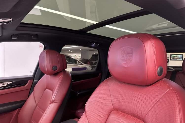 Used Porsche Cayenne 2018 Cayenne 3.0T Interior 6