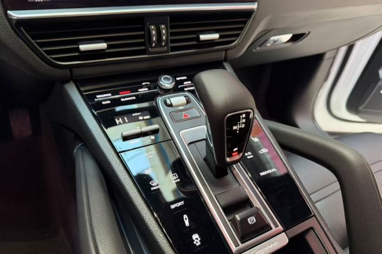Used Porsche Cayenne 2018 Cayenne 3.0T Interior 7