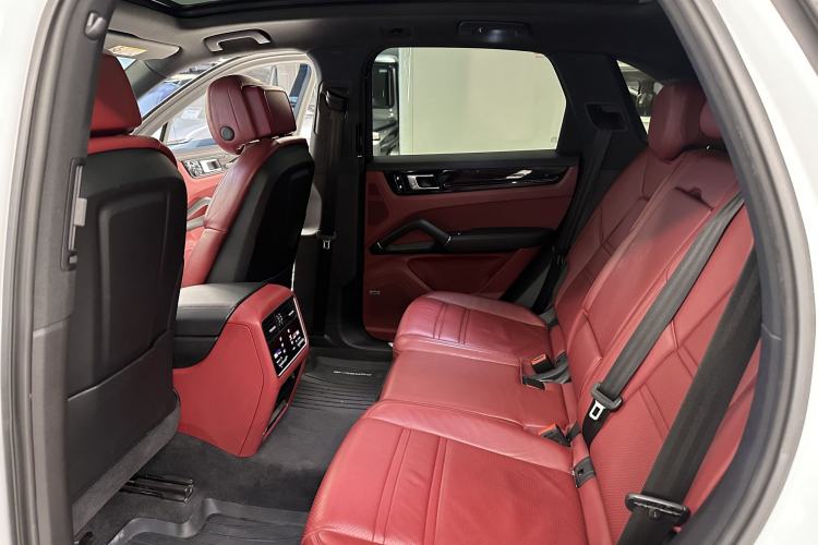 Used Porsche Cayenne 2018 Cayenne 3.0T Interior 9