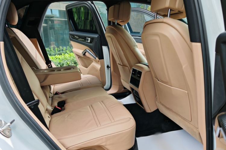 Used Porsche Cayenne 2018 Cayenne 3.0T Interior 9
