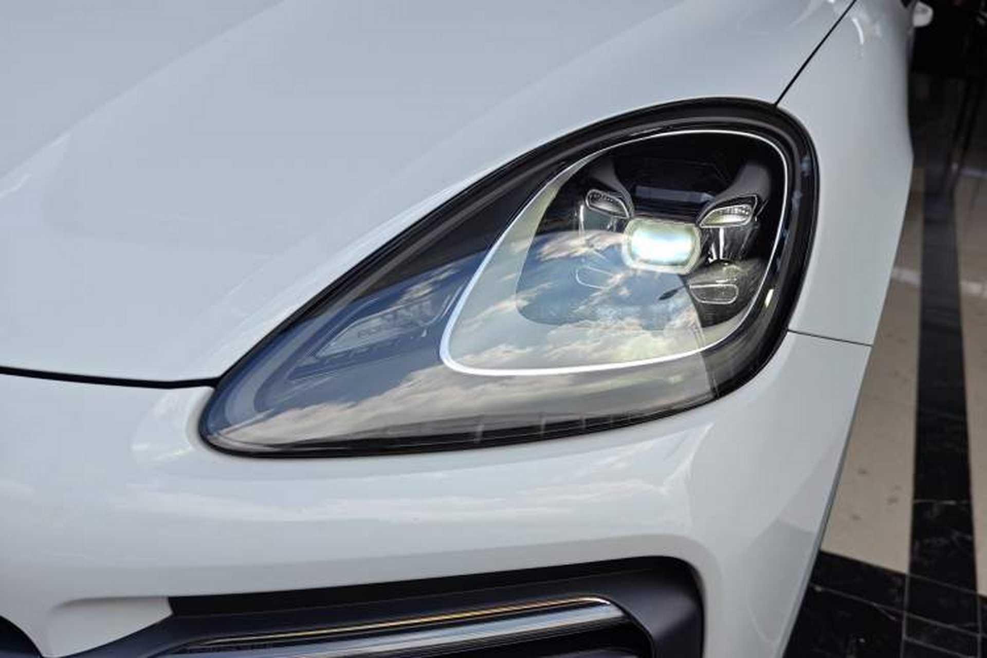 Used Porsche Cayenne 2018 Cayenne 3.0T Left Front Headlight