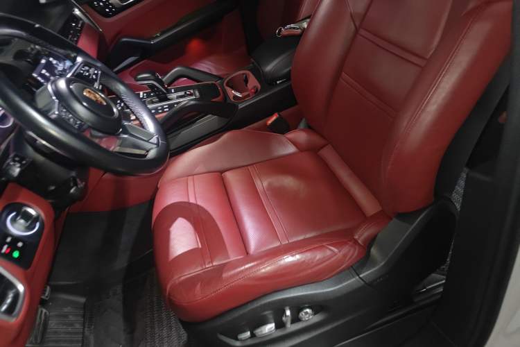 Used Porsche Cayenne 2018 Cayenne S 2.9T Left Front Seat
