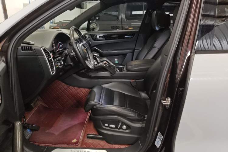 Used Porsche Cayenne 2018 Cayenne 3.0T Left Front Seat