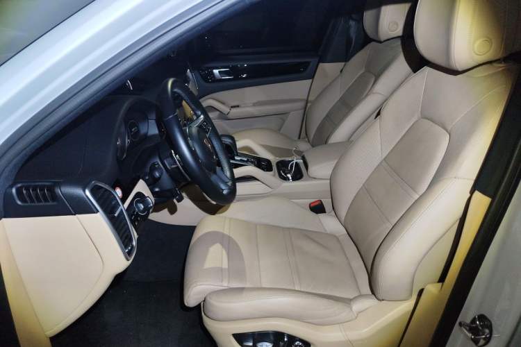 Used Porsche Cayenne 2018 Cayenne 3.0T Left Front Seat