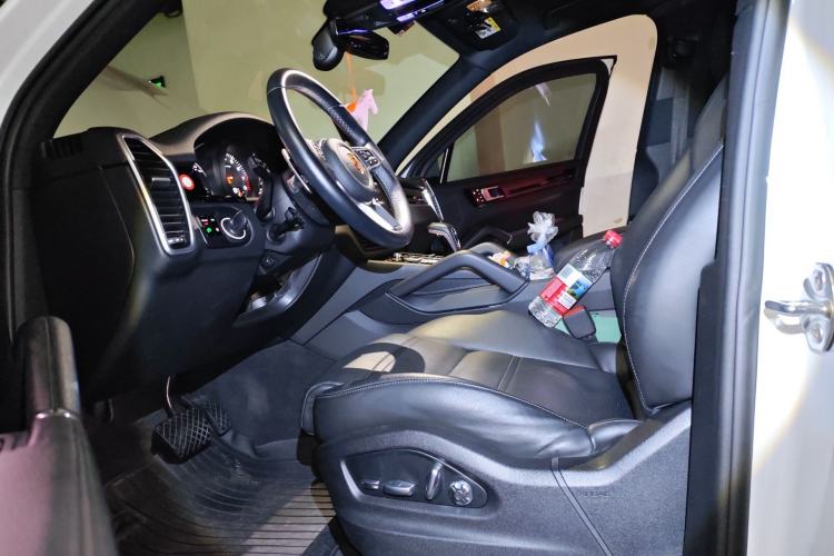 Used Porsche Cayenne 2018 Cayenne 3.0T Left Front Seat