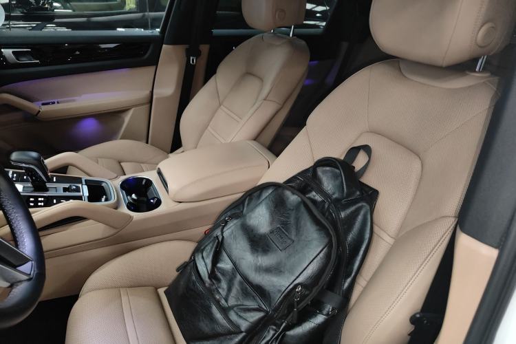 Used Porsche Cayenne 2018 Cayenne 3.0T Left Front Seat