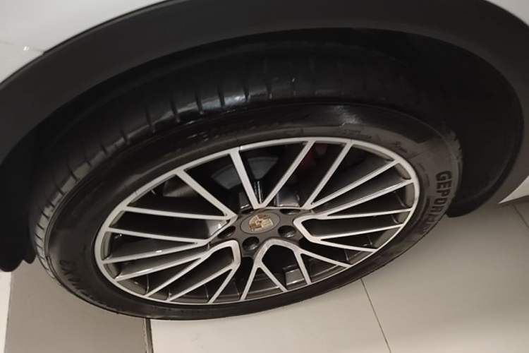 Used Porsche Cayenne 2018 Cayenne 3.0T Left Front Wheel Hub