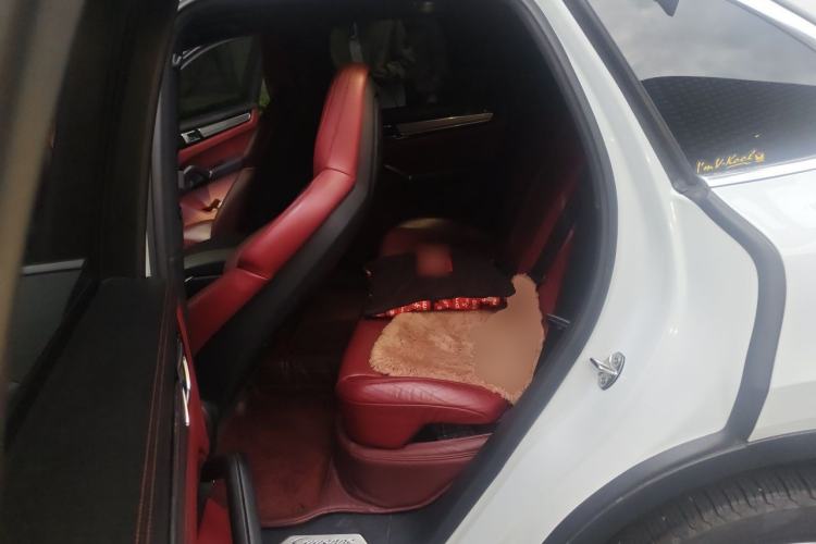 Used Porsche Cayenne 2018 Cayenne 3.0T Left Rear Seat