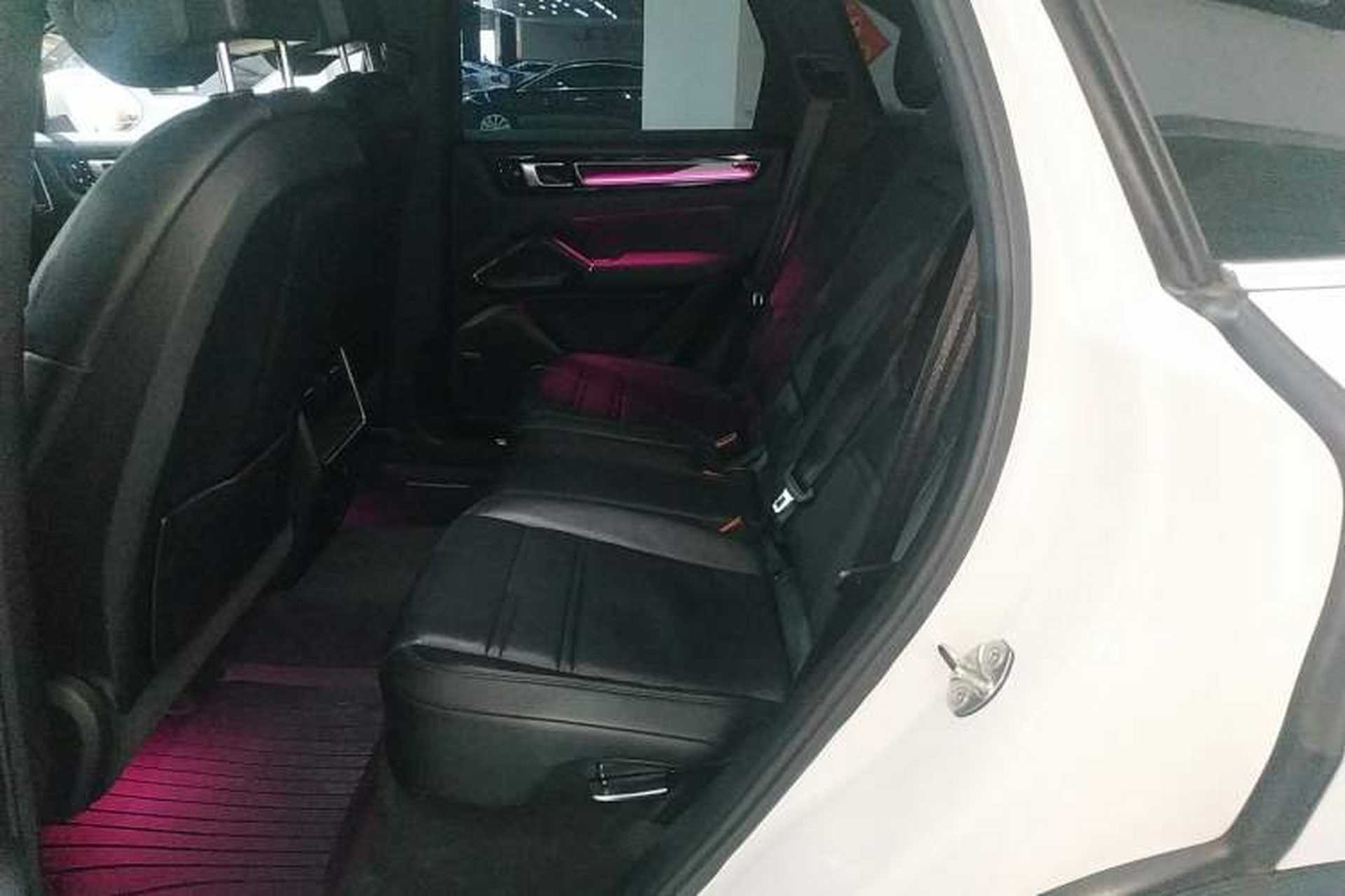 Used Porsche Cayenne 2018 Cayenne 3.0T Left Rear Seat