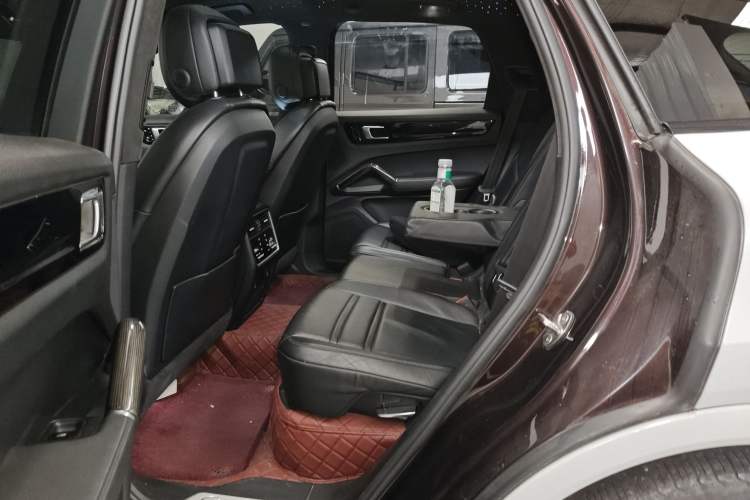 Used Porsche Cayenne 2018 Cayenne 3.0T Left Rear Seat