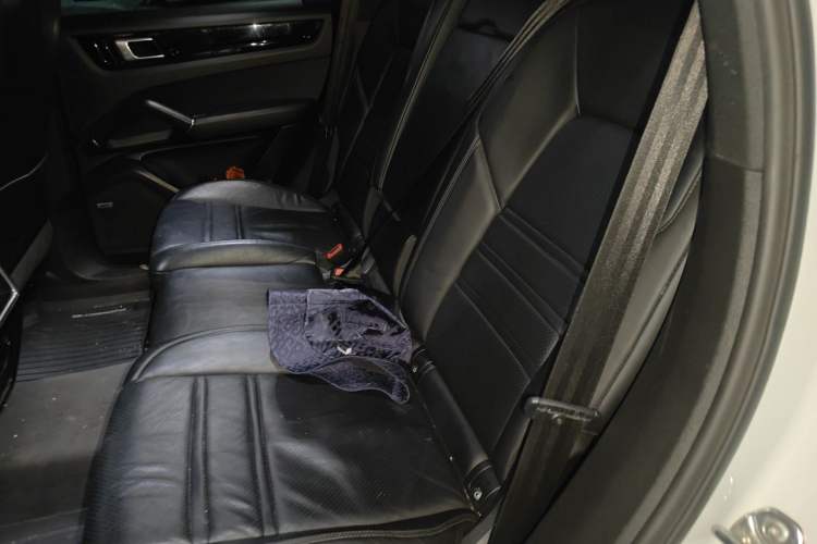 Used Porsche Cayenne 2018 Cayenne 3.0T Left Rear Seat