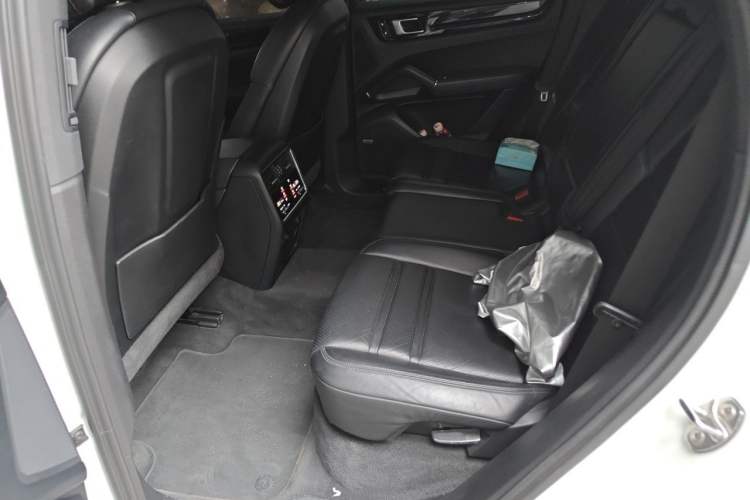 Used Porsche Cayenne 2018 Cayenne 3.0T Left Rear Seat