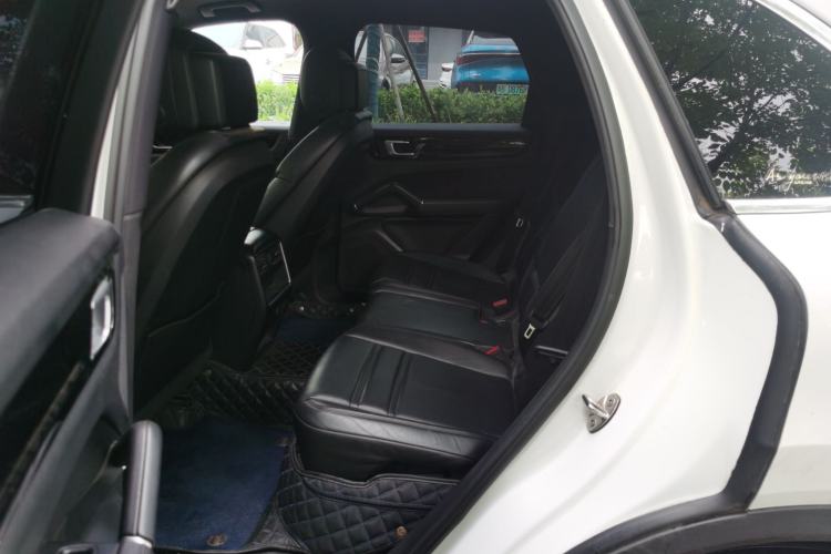 Used Porsche Cayenne 2018 Cayenne 3.0T Left Rear Seat