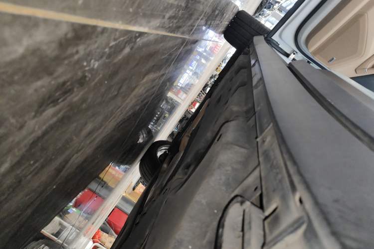 Used Porsche Cayenne 2018 Cayenne 3.0T Left Side Sill
