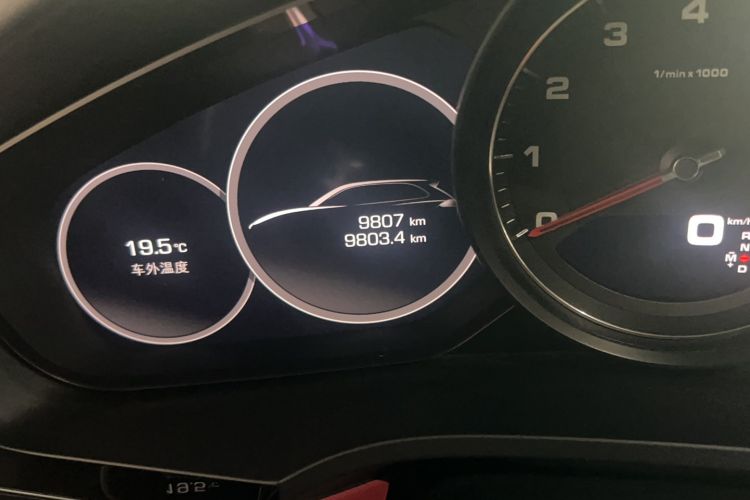 Used Porsche Cayenne 2018 Cayenne S 2.9T Odometer Close Up