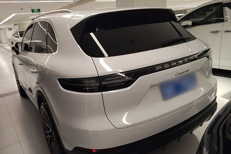 Used Porsche Cayenne 2018 Cayenne 3.0T Rear Left 45 Deg