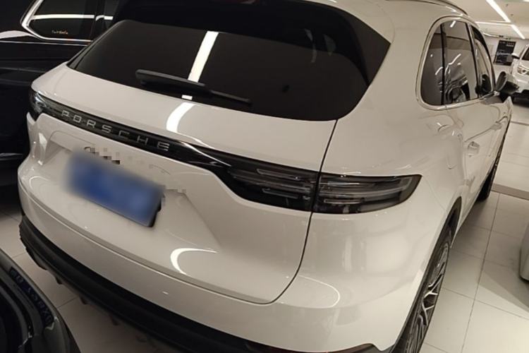 Used Porsche Cayenne 2018 Cayenne 3.0T Rear Right 45 Deg