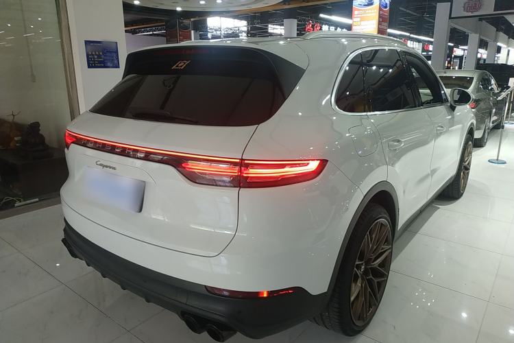 Used Porsche Cayenne 2018 Cayenne 3.0T Rear Right 45 Deg