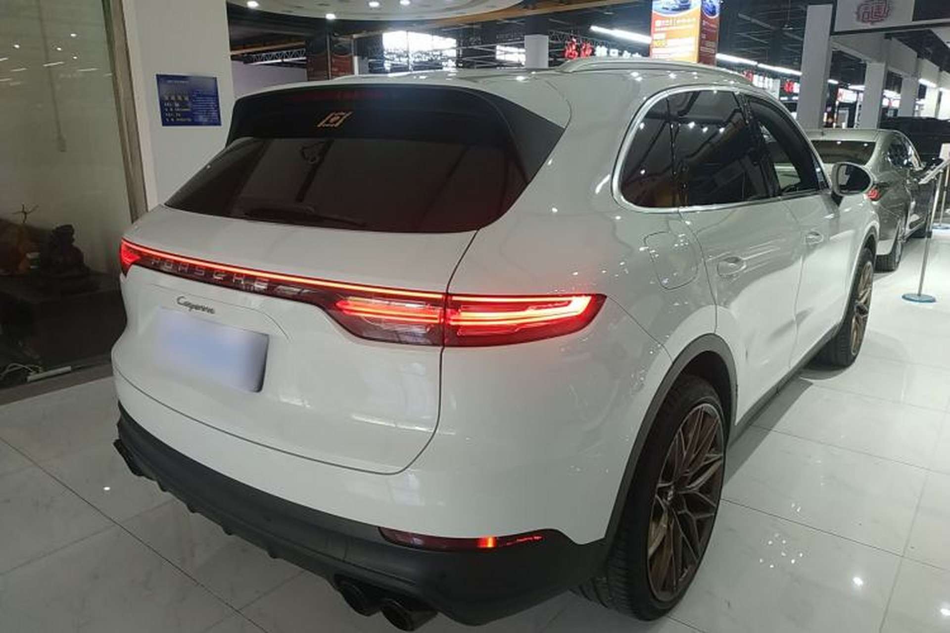Used Porsche Cayenne 2018 Cayenne 3.0T Rear Right 45 Deg