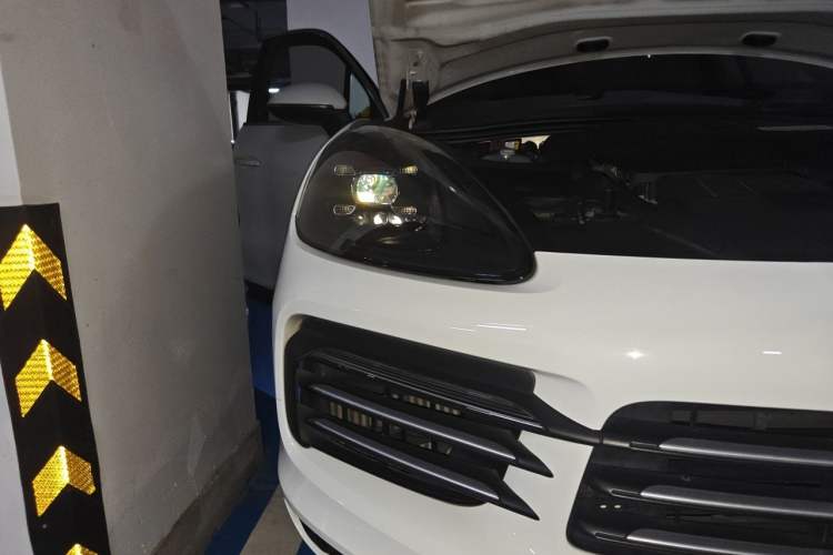 Used Porsche Cayenne 2018 Cayenne 3.0T Right Front Headlight