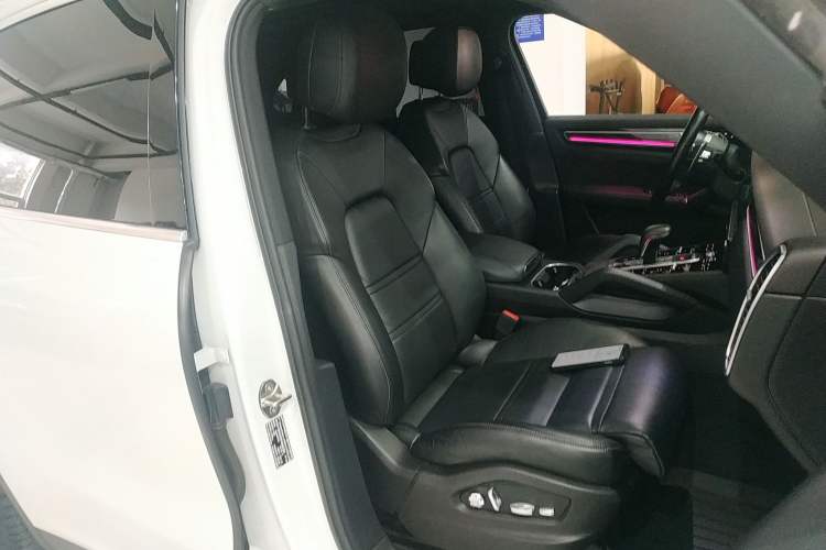 Used Porsche Cayenne 2018 Cayenne 3.0T Right Front Seat