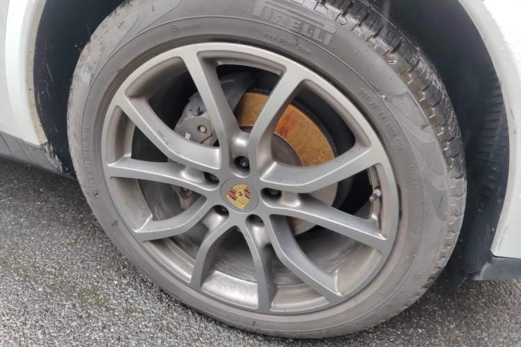 Used Porsche Cayenne 2018 Cayenne 3.0T Right Front Wheel Hub