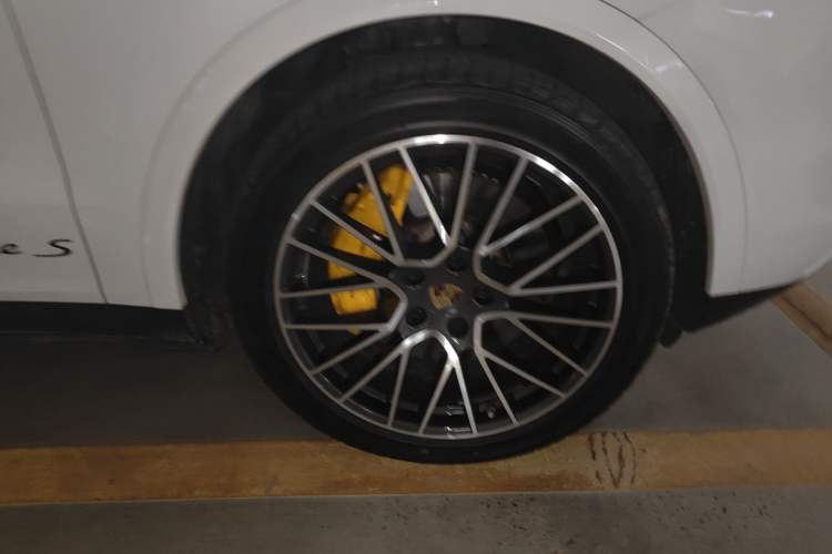 Used Porsche Cayenne 2018 Cayenne S 2.9T Right Front Wheel Hub