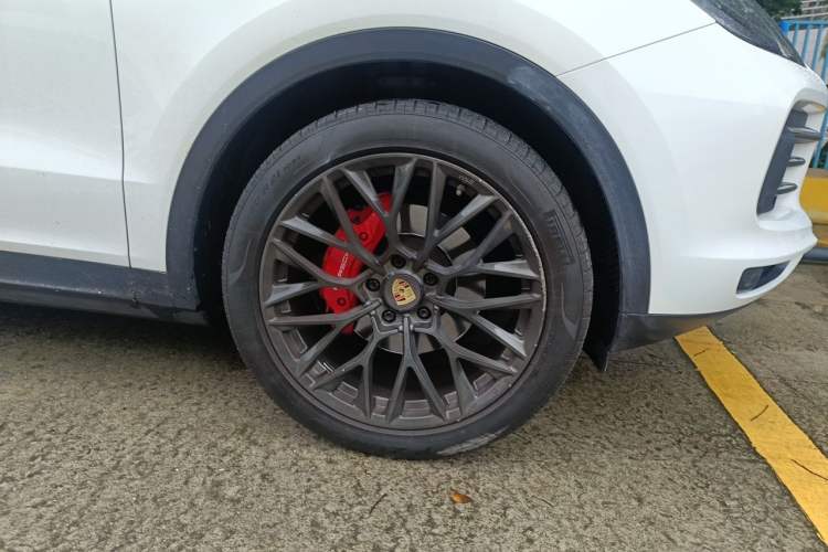 Used Porsche Cayenne 2018 Cayenne 3.0T Right Front Wheel Hub
