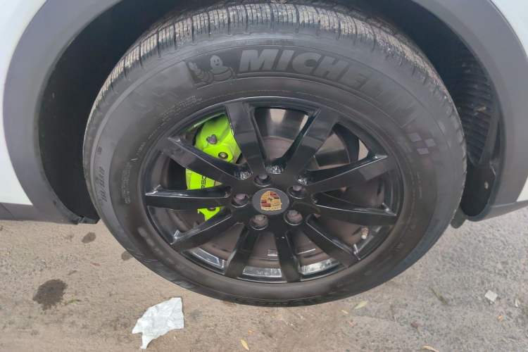 Used Porsche Cayenne 2018 Cayenne 3.0T Right Front Wheel Hub