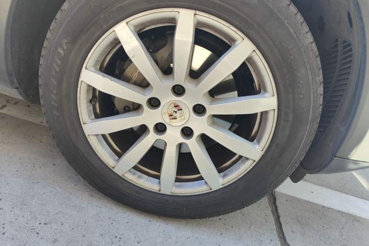 Used Porsche Cayenne 2018 Cayenne 3.0T Right Front Wheel Hub