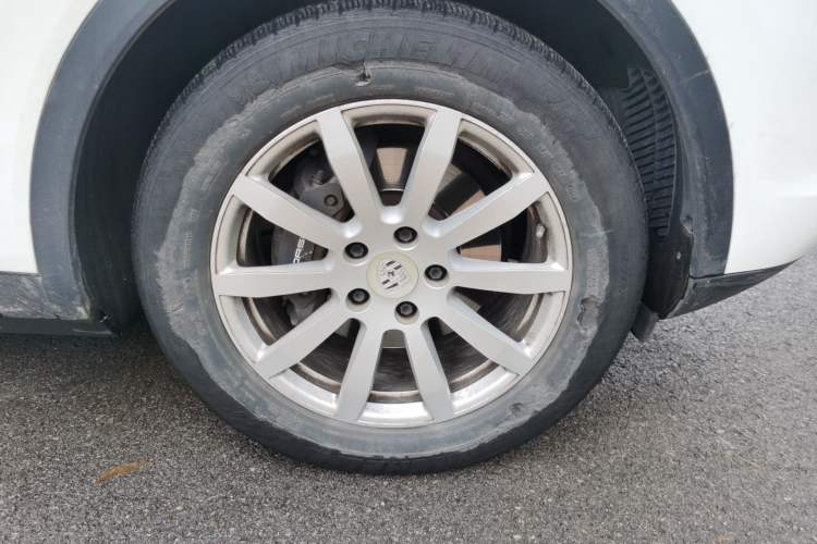 Used Porsche Cayenne 2018 Cayenne 3.0T Right Front Wheel Hub