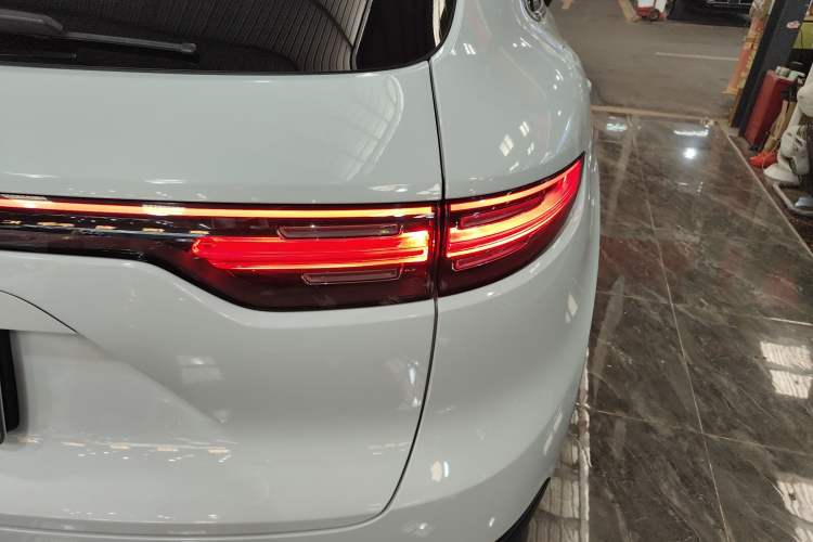 Used Porsche Cayenne 2018 Cayenne 3.0T Right Rear Taillight