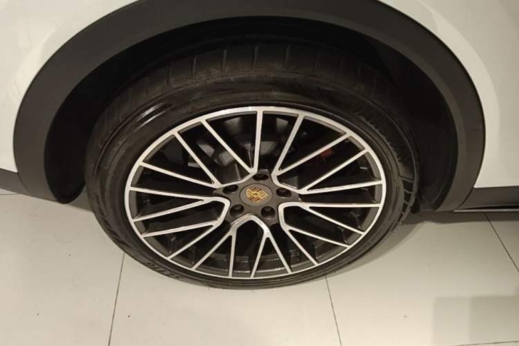 Used Porsche Cayenne 2018 Cayenne 3.0T Right Rear Wheel Hub