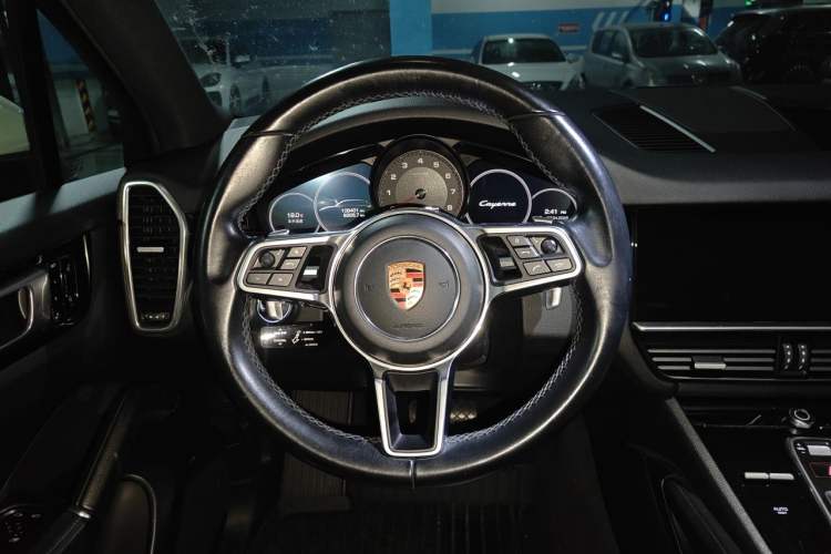 Used Porsche Cayenne 2018 Cayenne 3.0T Steering Wheel