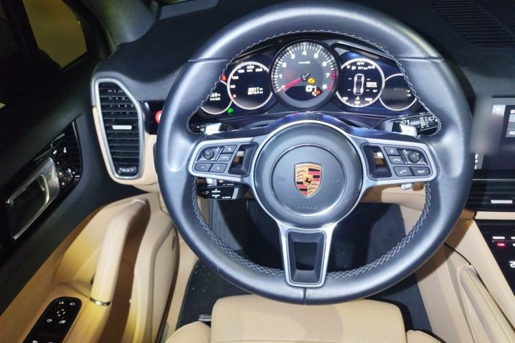 Used Porsche Cayenne 2018 Cayenne 3.0T Steering Wheel