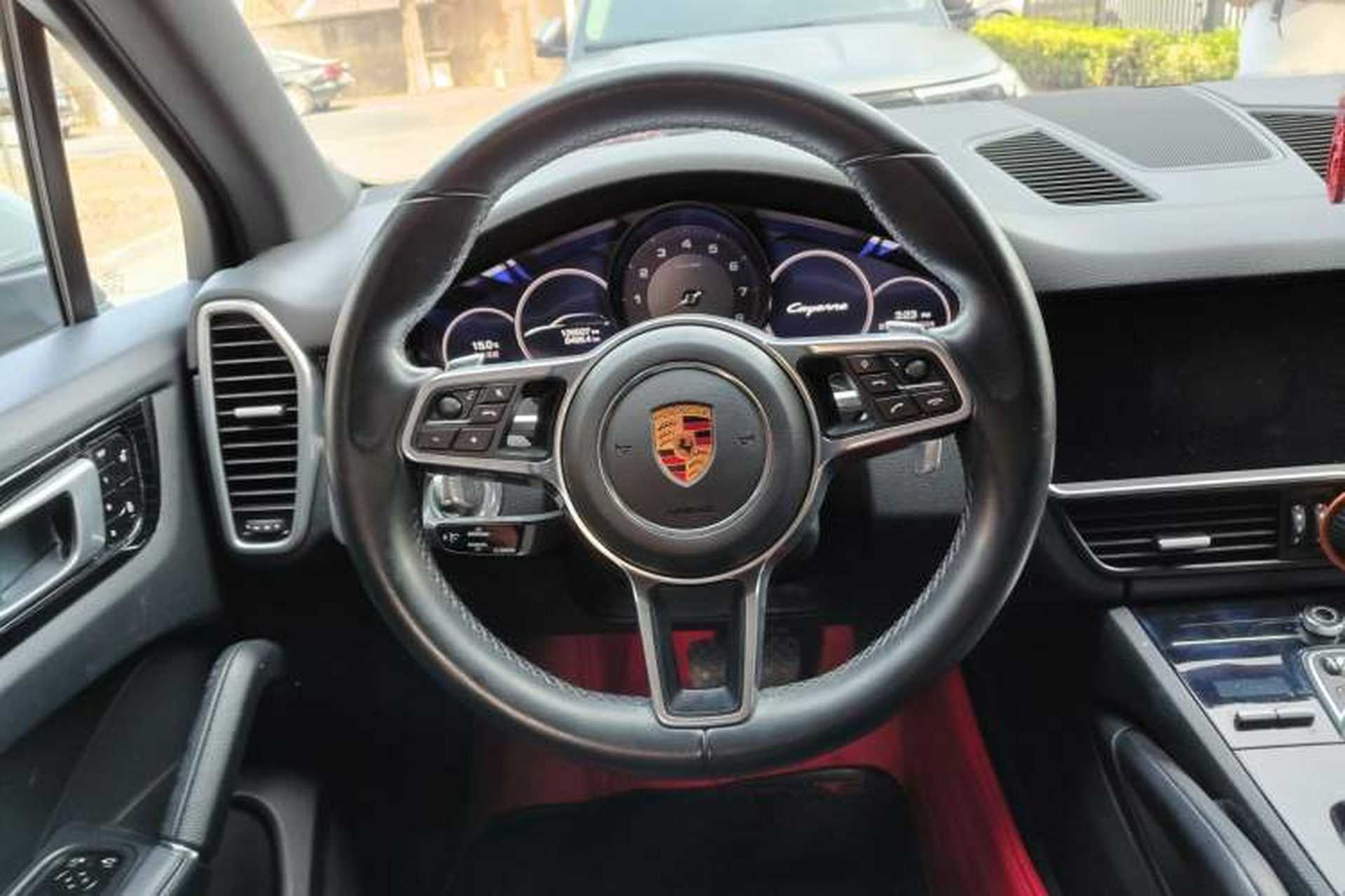 Used Porsche Cayenne 2018 Cayenne 3.0T Steering Wheel