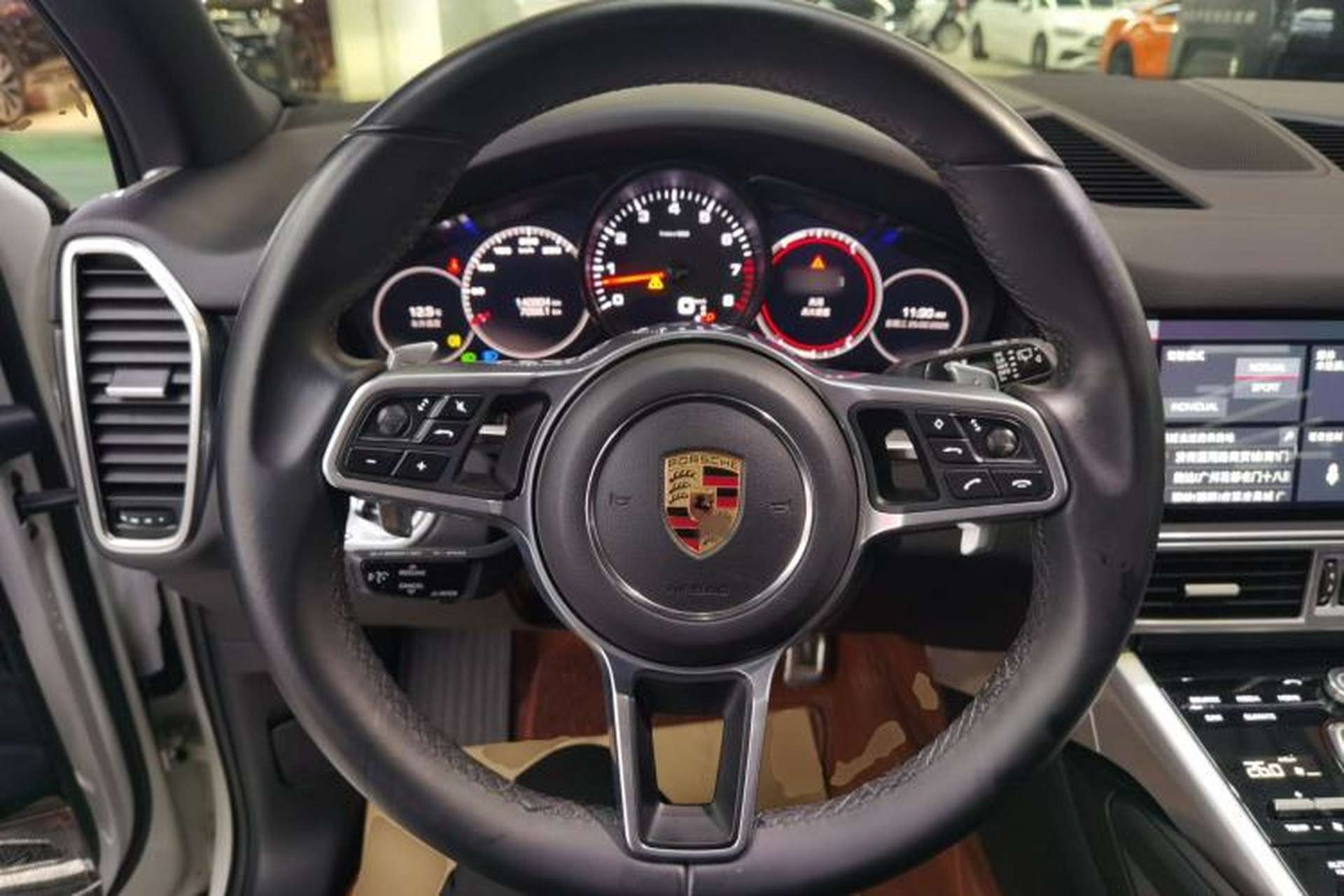 Used Porsche Cayenne 2018 Cayenne 3.0T Steering Wheel