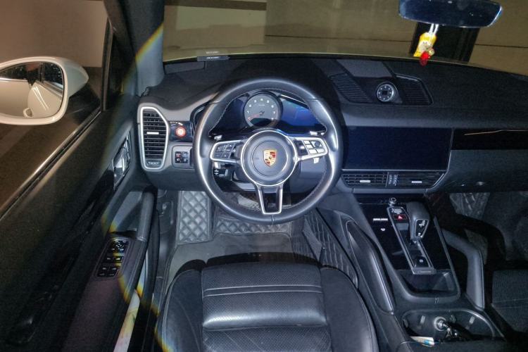 Used Porsche Cayenne 2018 Cayenne 3.0T Steering Wheel