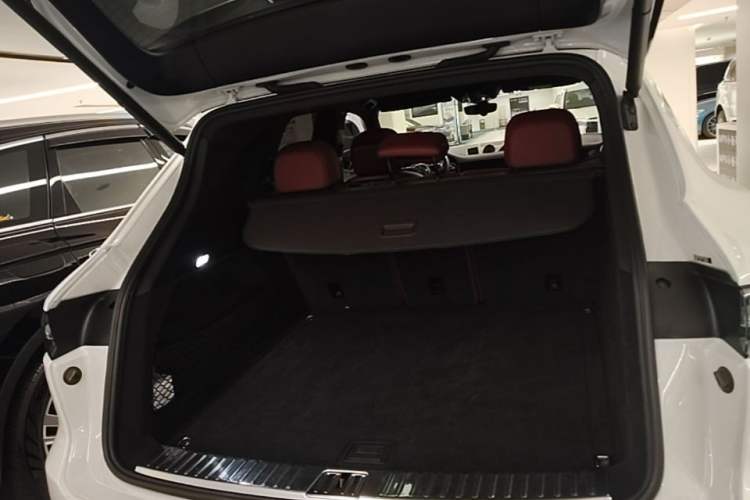 Used Porsche Cayenne 2018 Cayenne 3.0T Trunk