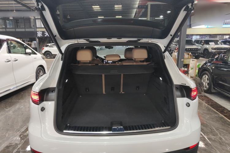 Used Porsche Cayenne 2018 Cayenne 3.0T Trunk