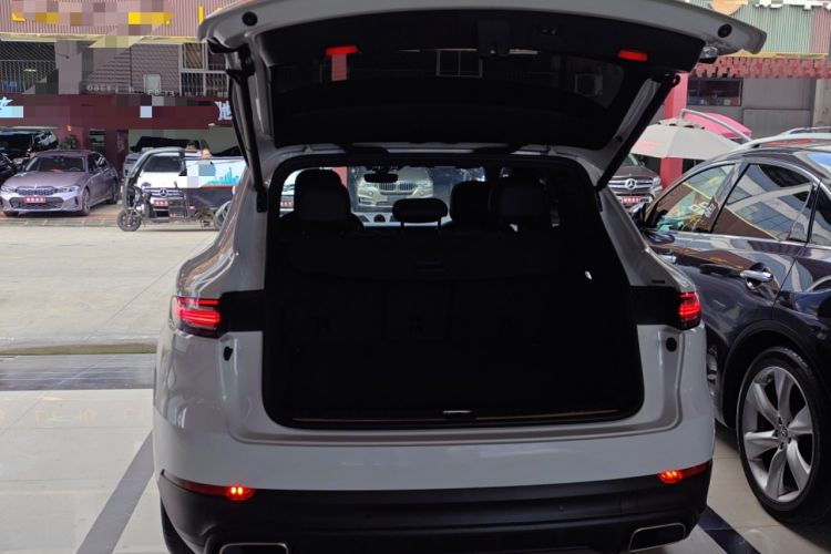 Used Porsche Cayenne 2018 Cayenne 3.0T Trunk