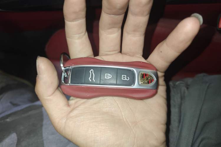 Used Porsche Cayenne 2018 Cayenne S 2.9T Vehicle Key
