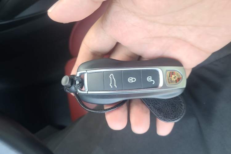 Used Porsche Cayenne 2018 Cayenne 3.0T Vehicle Key