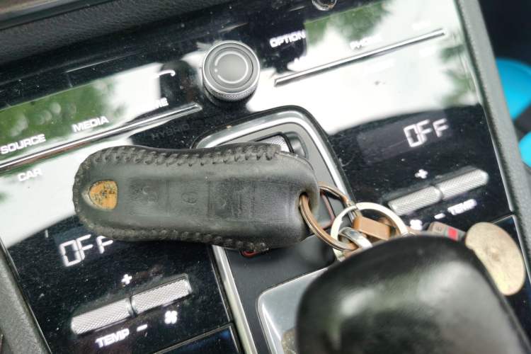 Used Porsche Cayenne 2018 Cayenne 3.0T Vehicle Key
