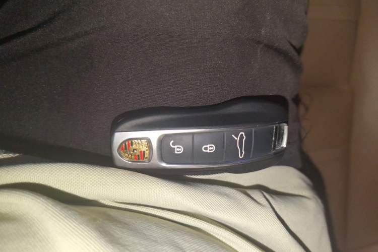 Used Porsche Cayenne 2018 Cayenne 3.0T Vehicle Key