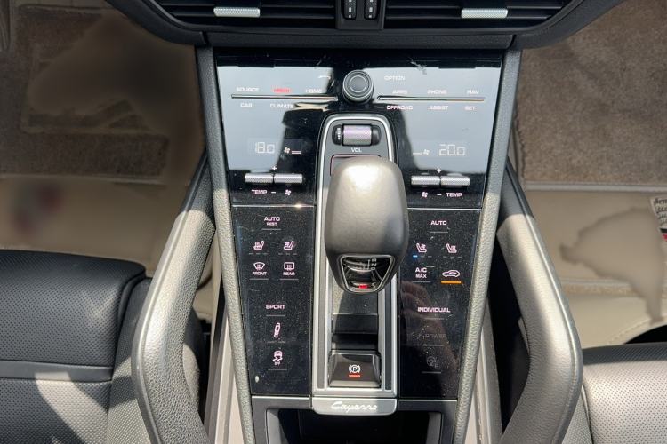 Used Porsche Cayenne 2018 Cayenne 3.0T Interior 2
