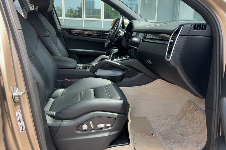 Used Porsche Cayenne 2018 Cayenne 3.0T Interior 5